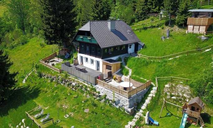 Ratten Chalet De Esquí | Glühwürmchenhütte, naturaleza, lujo, bienestar !!! Hot Pot, sauna y panorámica !!!