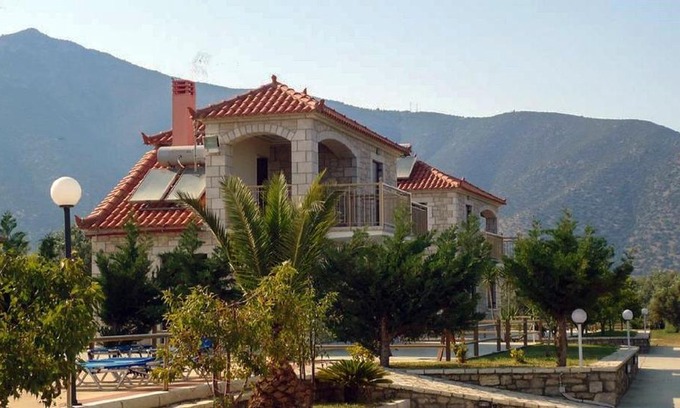 Paralio Astros Casa | Glyfada Villas |