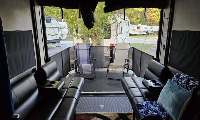 Gautier Casa | Go Fish! 37' RV (Forrest River Wolf Pack)
