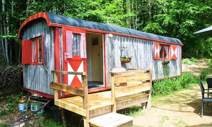 Saint-Priest-les-Fougeres Otro | GoGreen Roulotte