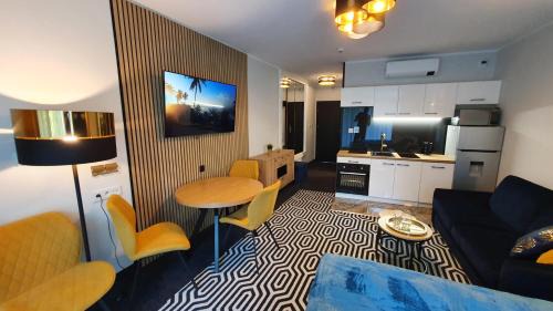 West Pomeranian Voivodeship Apartamento | Gold Horizon Apartament Solny Resort z Klimatyzacją i Garażem