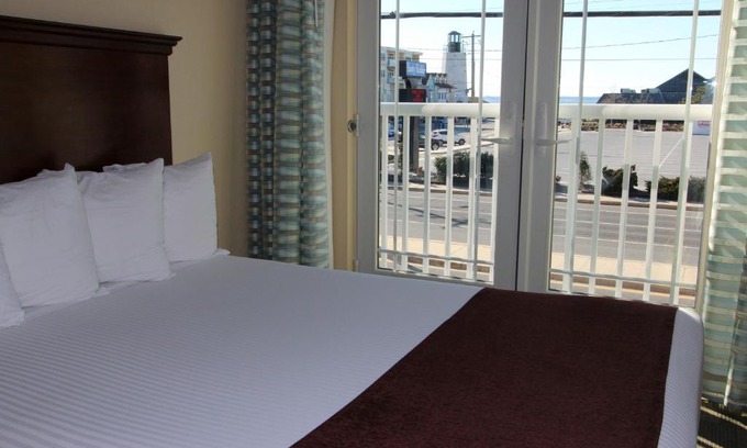 Dewey Beach Hotel | Gold Leaf Hotel of Dewey