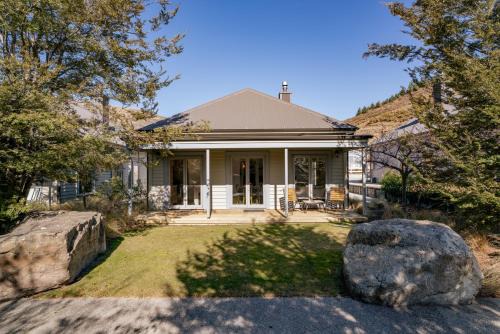 Cardrona Casa | Gold Rush Chalet - Cardrona Holiday Home
