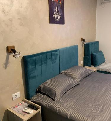 Constanta Casa | Gold Star House