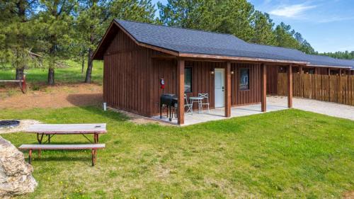 Custer Casa | Gold Valley Camp Cabin 1