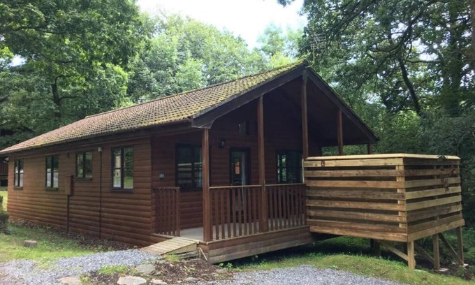 Llanybri Casa | Goldcrest 4-Hot Tub-Woodland Lodges-Carmarthenshire-Tenby