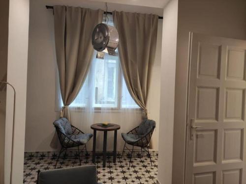 Vukov Spomenik Apartamento | Golden Age Hollywood PROMO PRICE!