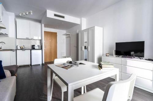 Muranow Apartamento | Golden Apartments Warsaw Solidarnosci 60B 11