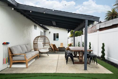 Shelltown Casa | *Golden Getaway* 5 Beds/8 Minutes to Downtown