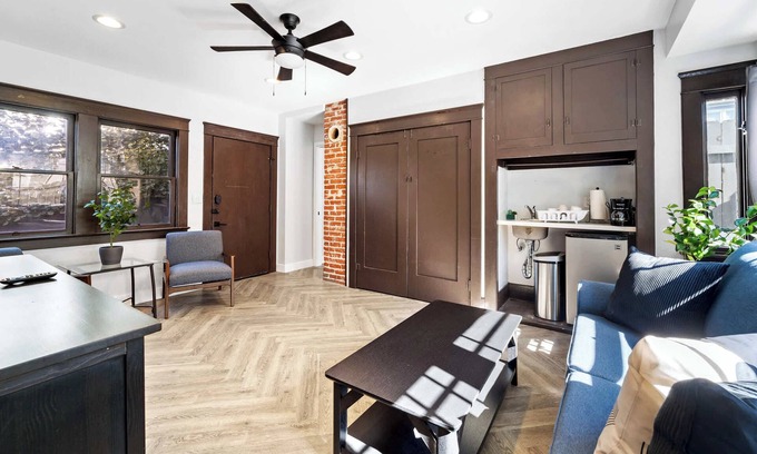 Golden Hill Casa | San Diego Hotspots at Your Doorstep Sleeps 8