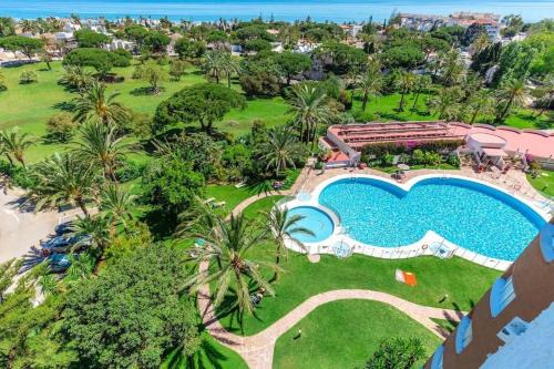 Urbanizacion Marbessa Apartamento | GOLDEN HOUR Beachfront apartment Marbella