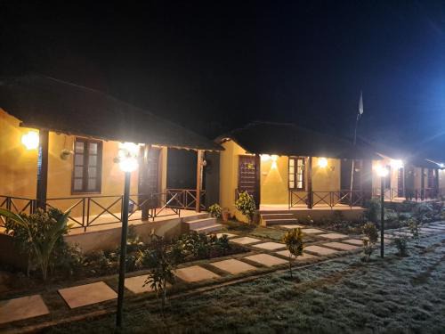 Puranpur Complejo | Golden hut resort