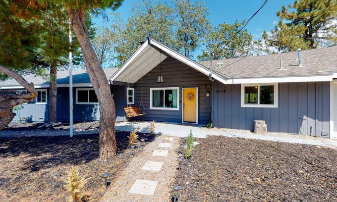 Idyllwild Casa | Golden Leaf Charmer