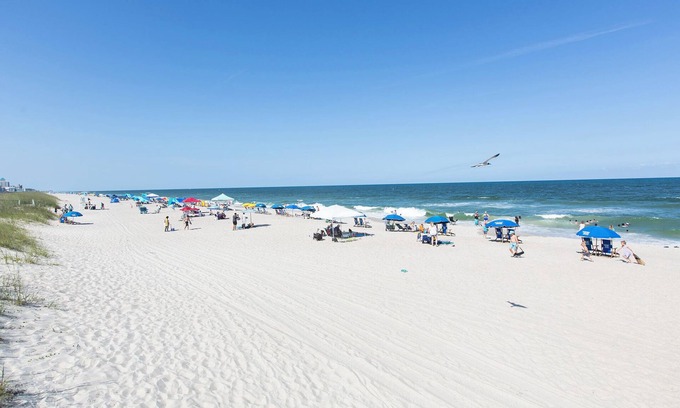 Wilmington Beach Hotel | Golden Sands Oceanfront Hotel