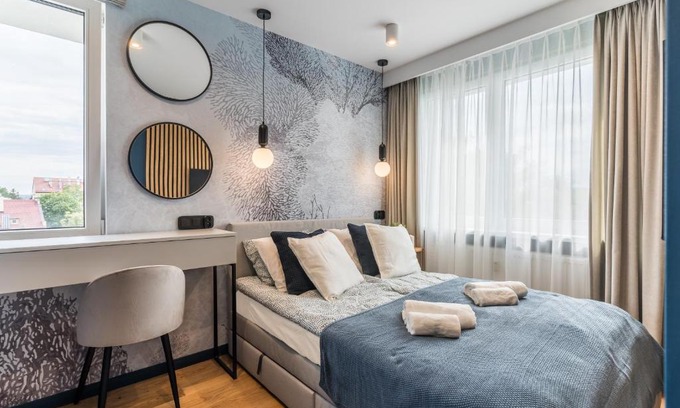 Brzezno Apartamento | Golden Seaside Beach by Aparo - Plaża 200m, 2 Łazienki, 2 Sypialnie oraz Salon, 3 TV, Balkon, Łóżeczko