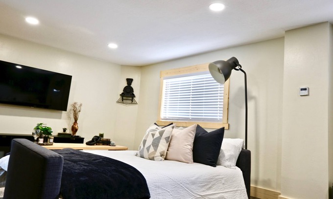 Tremonton Apartamento | Golden Spike Stable Getaway in Downtown Tremonton