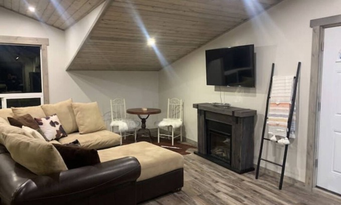 Ennis Apartamento | Golden Views In Every Direction!