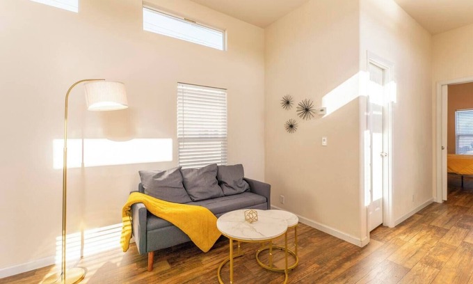 Fort Bragg Casa | GoldenGlow! DTFB. SameDayBooking