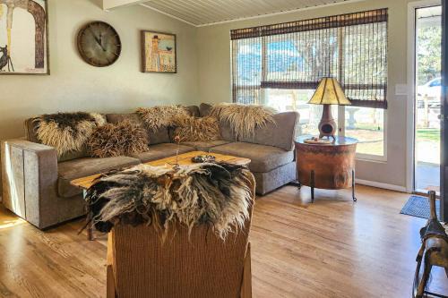 Central Colorado Springs Casa | Goldfish Glen