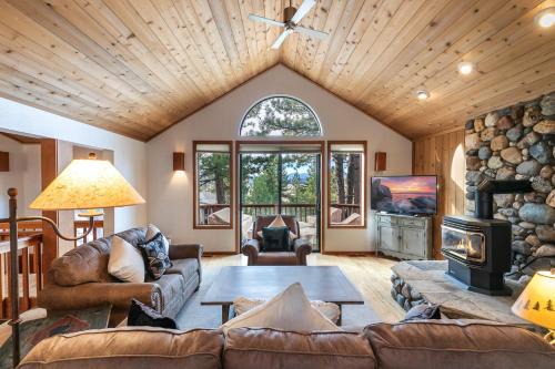 Truckee Casa | Goldmine - Luxury Northstar 4BR- Shuttle to Slopes- Gym Access- Pet Friendly