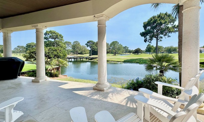 Villa Lago Casa | NUEVO, 4 dormitorios, 4 baños, com. PISCINA, CARRO DE GOLF, PLAYA PRIVADA. SANDESTIN. Villa Lago.