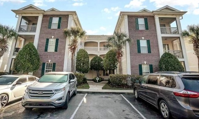 Carolina Forest Condominio | ~Golf Course Condo with Pool & Jacuzzi!! Sleeps 6!