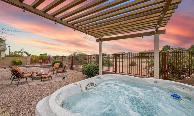 Seville Casa | Golf Course Home in Seville Gilbert! 30 Night Min!