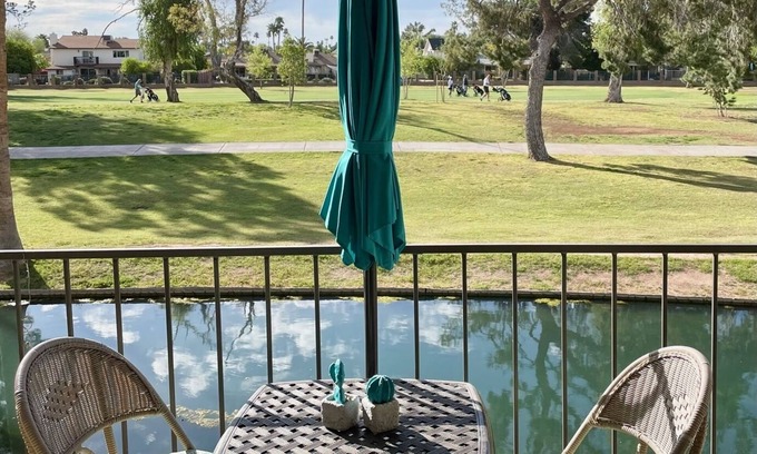 Dobson Ranch Casa | 1,900 SF Hermoso (Se admiten perros) Campo de golf Casa de pueblo