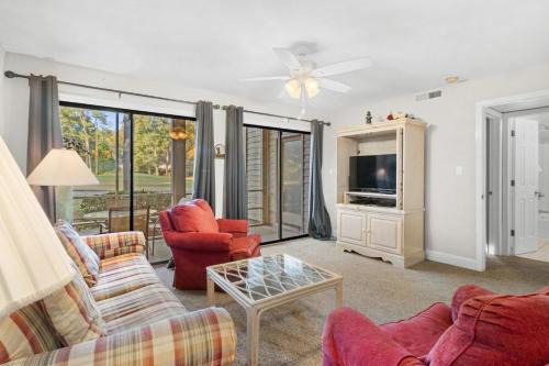 Pawleys Island Casa | Golf Side Elegance 2BR Villa Hideaway