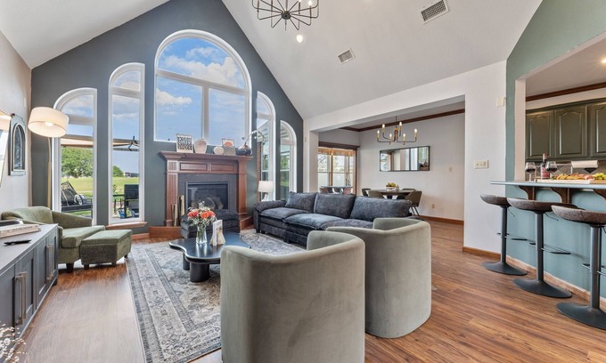 Lakeview Jefferson County Casa | Modern 5BR 2BT and Hot Tub