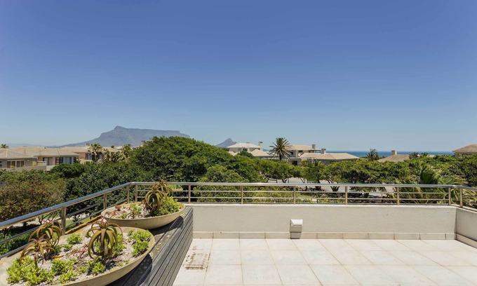 Cape Town Casa | Paraíso para golfistas y windsurfistas en una finca segura de golf. Uno de los suburbios más seguros.