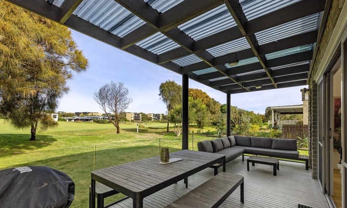 Fingal Casa | Golfers retreat situated right on the world famous Moonah Links Golf Course