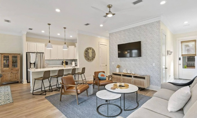 Rosemary Beach Casa | Good Day Sunshine by AvantStay | Sleeps 16, Pool + Private Beach Access