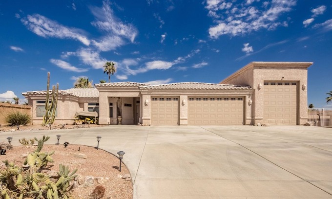 Crestline Casa | good home must visit. Confirm dates before visiting
