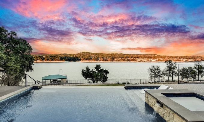 Lakecliff On Lake Travis Casa | Buena vida en el lago Travis