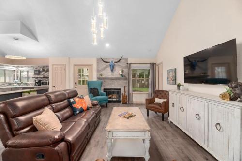 Milwood Casa | Good Vibes Roll