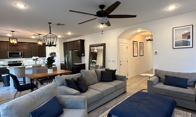 Centerra Casa | Goodyear Retreat + Great Golf Location