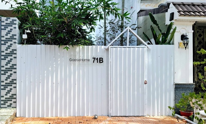 Ninh Kieu Casa | Goose home, sunshine, flowers, bird, chicken, geese, paceful, tropical type