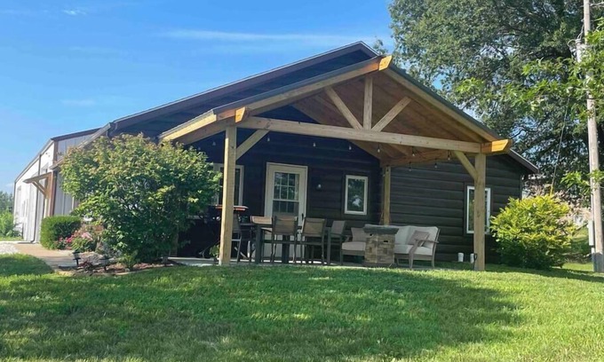 Bevier Cabina | Goose Lodge - at The Lodges of Long Branch