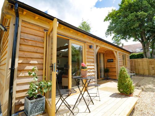 Halford Casa | Goose Lodge