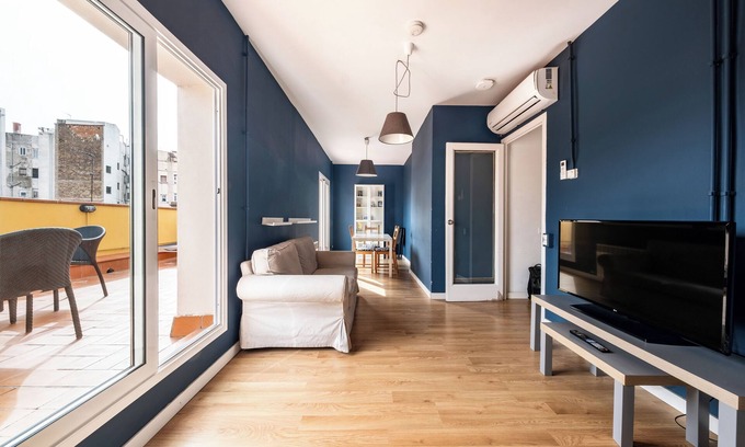 Sants Apartamento | Precioso Ático de 3 dormitorios con terraza, cerca de la Estación de Sants