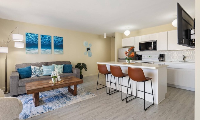 Waikiki Condominio | Gorgeous 1 Bdrm Waikiki Banyan Partial Ocean View T1