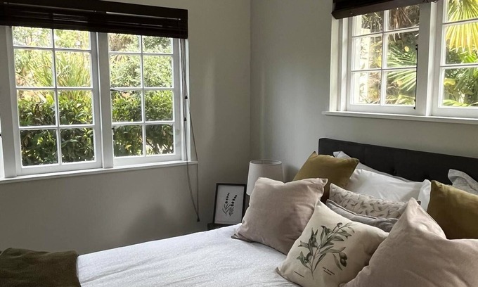 Herne Bay Apartamento | Gorgeous 1 bedroom Apartment in top, quiet suburb, Herne Bay, is Peaceful & Safe