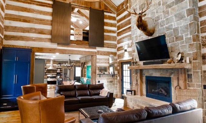 Jackson Cabina | Gorgeous 1856 Log Cabin, Completely Renovated