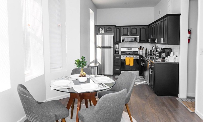 Fort Lee Apartamento | Gorgeous, 2- bedroom apartment walking distance to GWB!