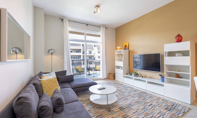 Motor City Apartamento | Gorgeous 2-Bedroom Apartment in Norton Court, Motor City