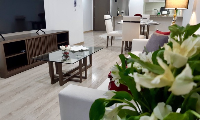 Quito Apartamento | Precioso apartamento de lujo de 2 dormitorios con piscina, gimnasio, vistas y más en Quito