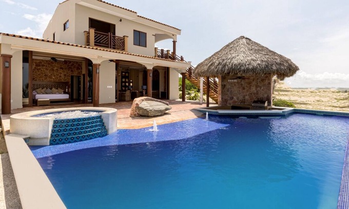 San Pedro Mixtepec Villa | Villa Puerto -Hermosa Villa de 3 Recamaras Frente al Mar con Alberca privada!-