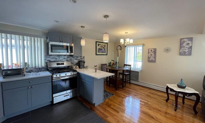 South Jamaica Apartamento | Gorgeous 3-Bedroom Apt in Queens— 5mins from JFK Airport