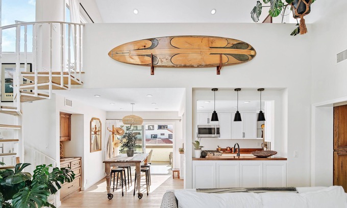 Oxnard Shores Condominio | Gorgeous 3 Bedroom Beachfront Condo w/ Ocean Views